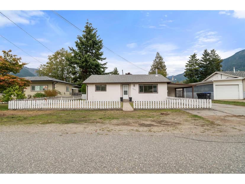 561 THACKER AVENUE, Hope, Hope, photo 4