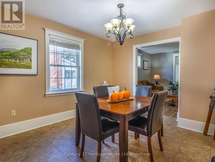 535 Richileau Avenue S — photo 12 of 34