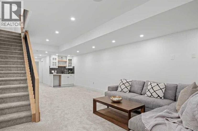 4124 18 Street SW — photo 9 of 12