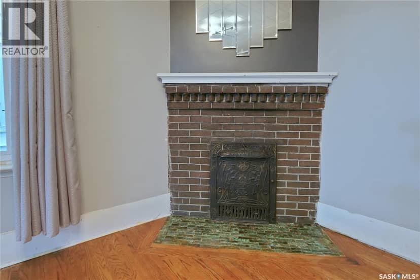 1042 Algoma AVENUE — photo 8 of 39