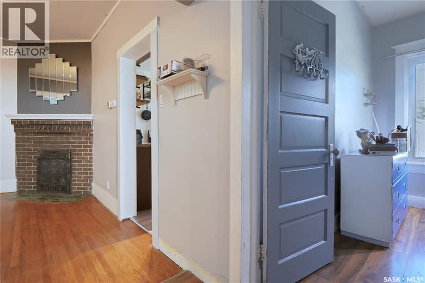 1042 Algoma AVENUE — photo 13 of 39
