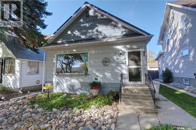 1042 Algoma AVENUE — photo 2 of 39