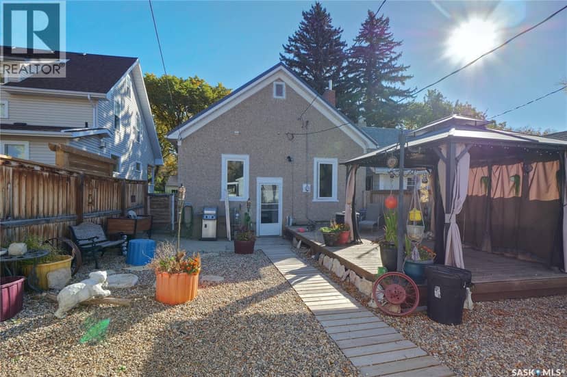 1042 Algoma AVENUE — photo 27 of 39
