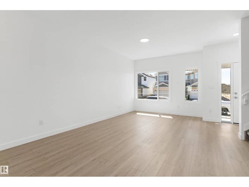 1056 14 AV NW — photo 12 of 37