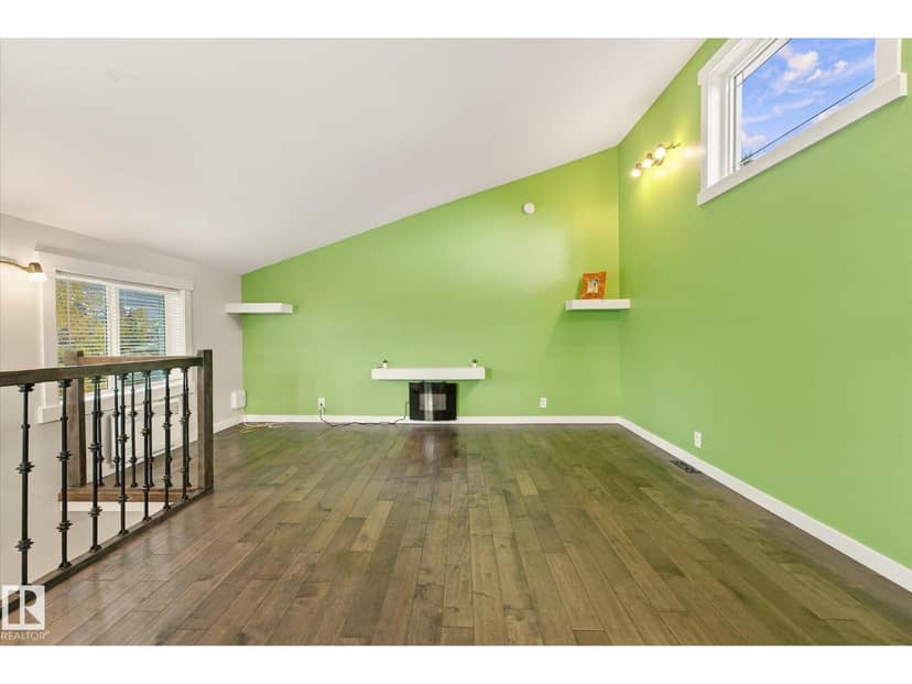 8742 151 ST NW — photo 21 of 40