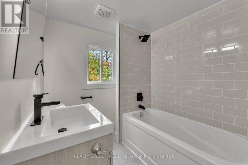 650 Widdifield Station Road — photo 33 of 40
