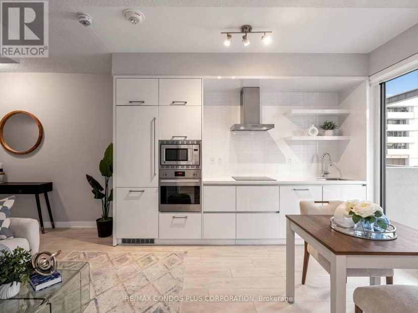 506 - 2221 Yonge Street — photo 10 of 40