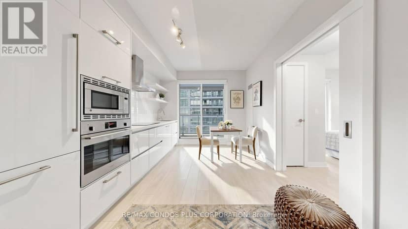 506 - 2221 Yonge Street — photo 13 of 40