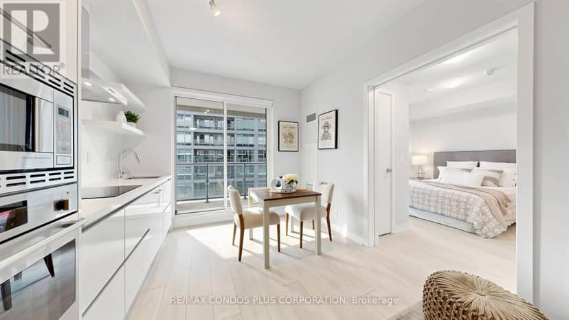 506 - 2221 Yonge Street — photo 17 of 40