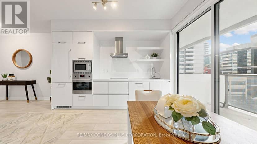 506 - 2221 Yonge Street — photo 19 of 40
