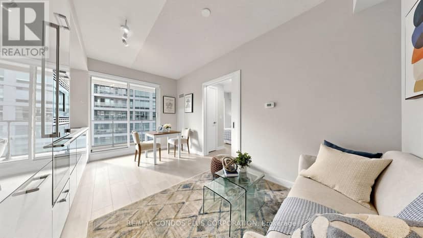 506 - 2221 Yonge Street — photo 22 of 40