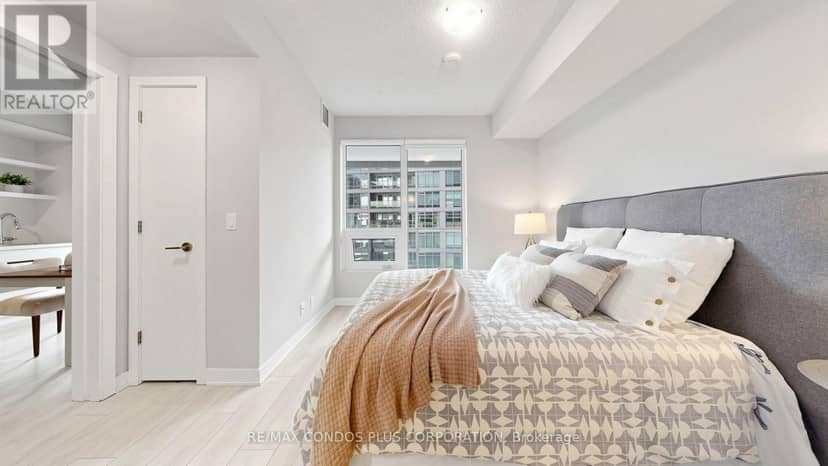 506 - 2221 Yonge Street — photo 25 of 40