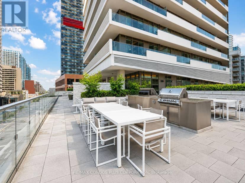 506 - 2221 Yonge Street — photo 38 of 40