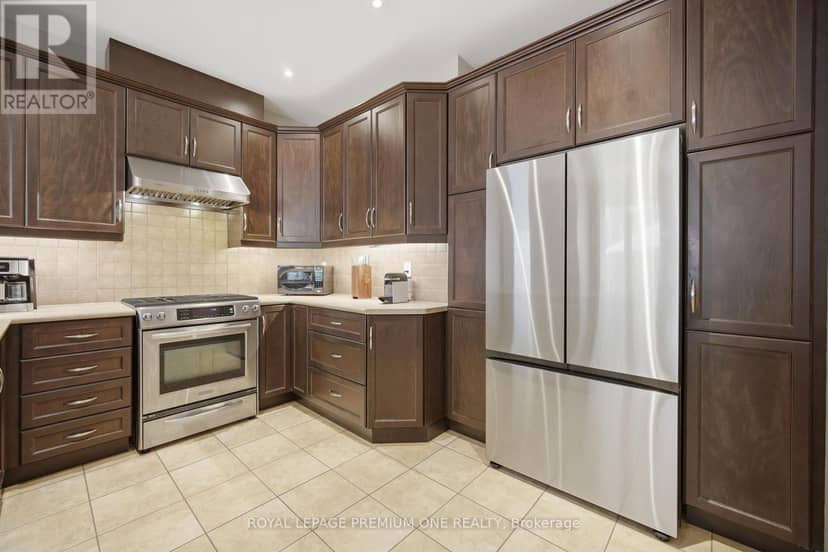 114 Bellini Avenue — photo 9 of 40