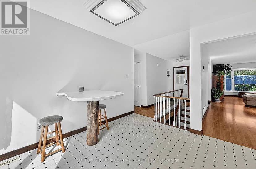 38 Trillium Crescent — photo 11 of 37