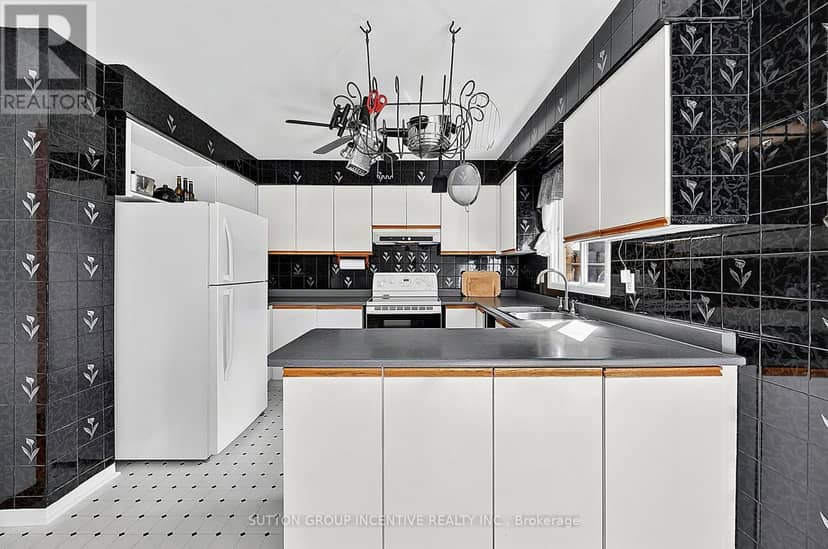 38 Trillium Crescent — photo 9 of 37