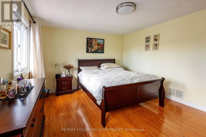 4 - 261 Rose Street — photo 11 of 24