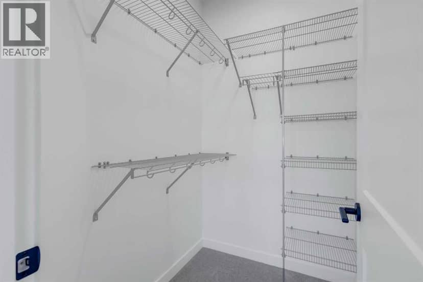 9 Ian Way — photo 11 of 28