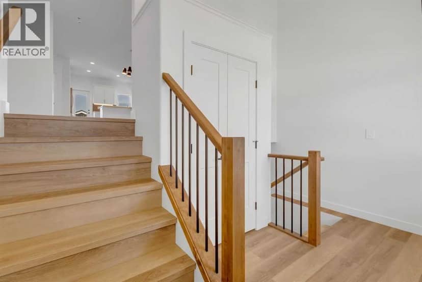 9 Ian Way — photo 15 of 28