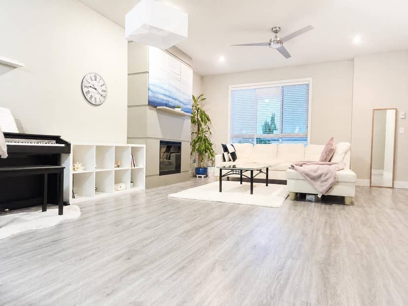 10 1938 NORTH PARALLEL ROAD, Abbotsford