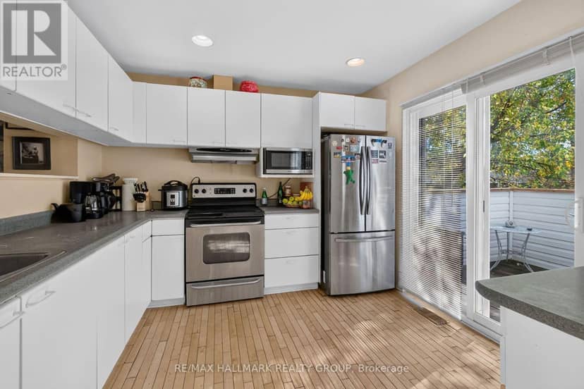 2 - 121 Mackay Street — photo 17 of 40