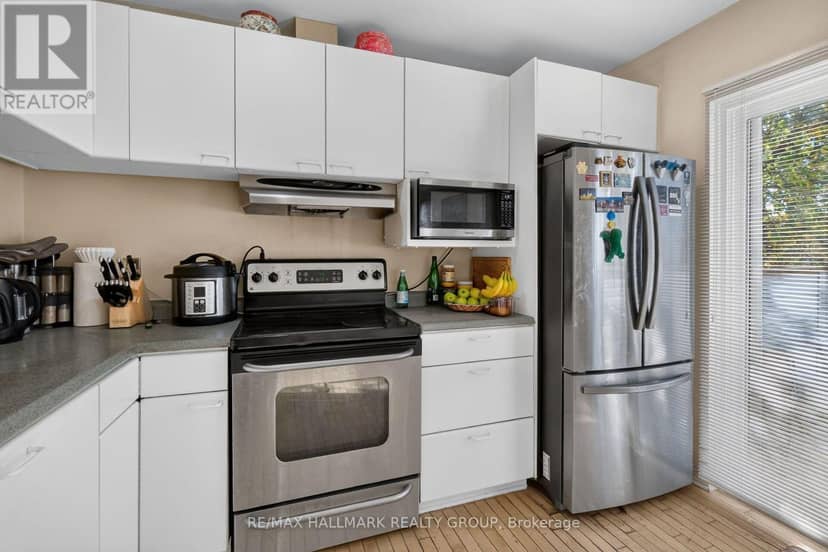 2 - 121 Mackay Street — photo 19 of 40