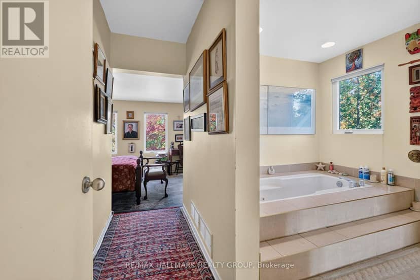 2 - 121 Mackay Street — photo 29 of 40