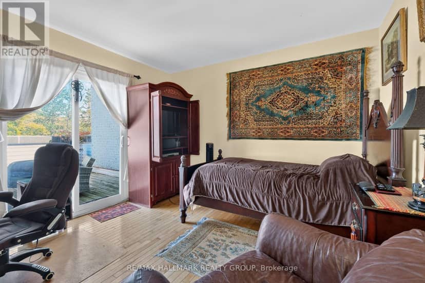 2 - 121 Mackay Street — photo 34 of 40