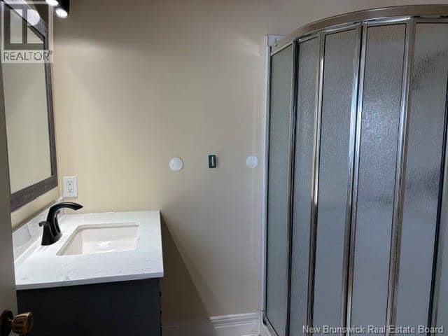 1015 Winton Crescent — photo 20 of 30