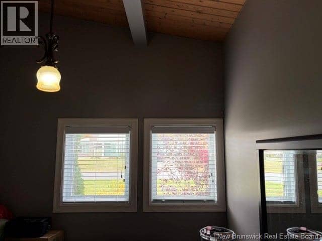 1015 Winton Crescent — photo 18 of 30