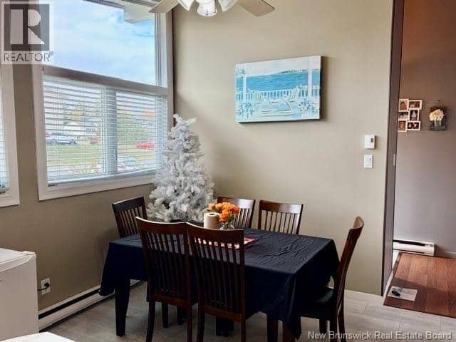 1015 Winton Crescent — photo 14 of 30