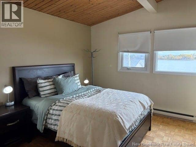 1015 Winton Crescent — photo 19 of 30