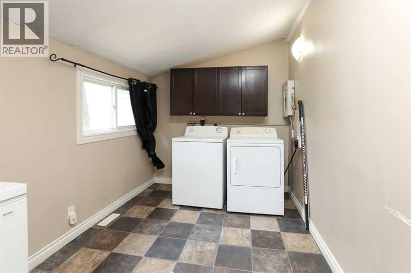 540 12 Street S — photo 11 of 14