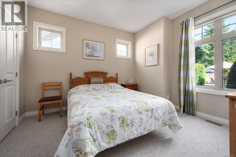601 Meadow Dr — photo 12 of 40