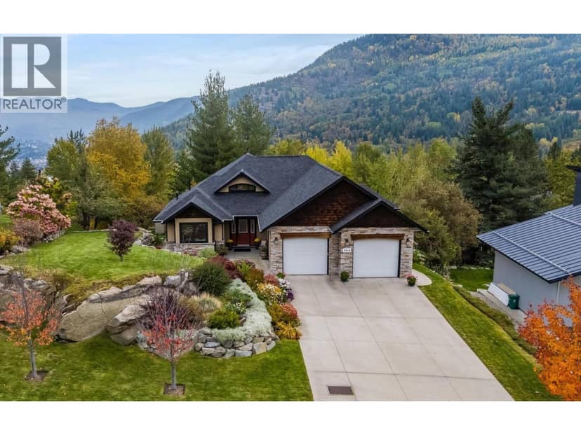 464 Whitman Way — photo 1 of 40