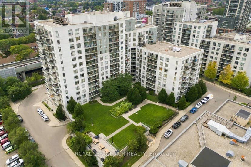 908 - 812 Lansdowne Avenue — photo 30 of 33