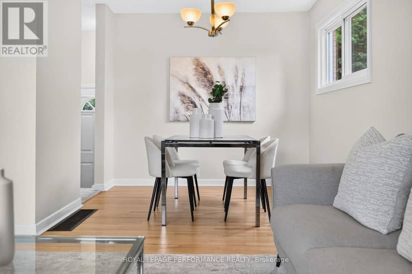 21 Millbrook Crescent — photo 12 of 36