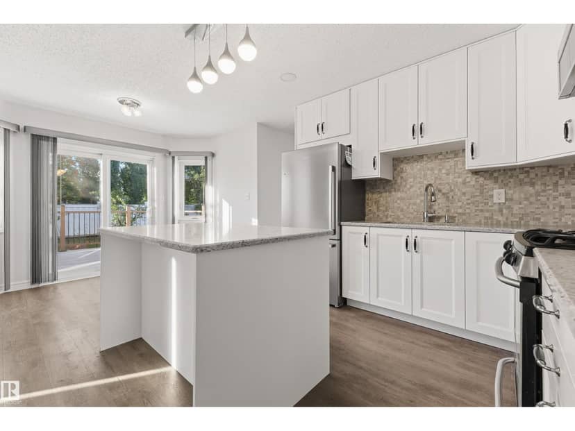 18907 90 AV NW NW — photo 9 of 40