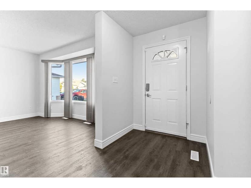 18907 90 AV NW NW, Edmonton, photo 2