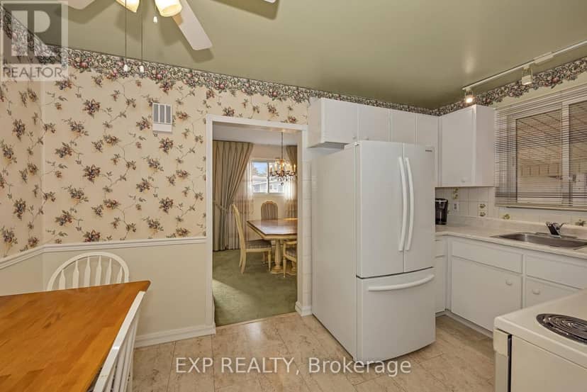 2161 Valley Drive — photo 11 of 40