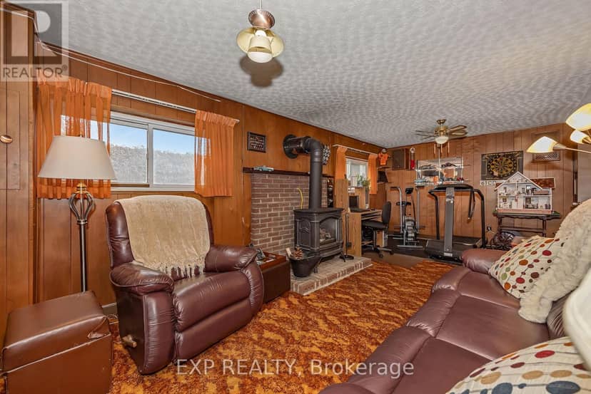 2161 Valley Drive — photo 24 of 40