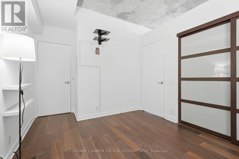 501 - 36 Charlotte Street — photo 11 of 24