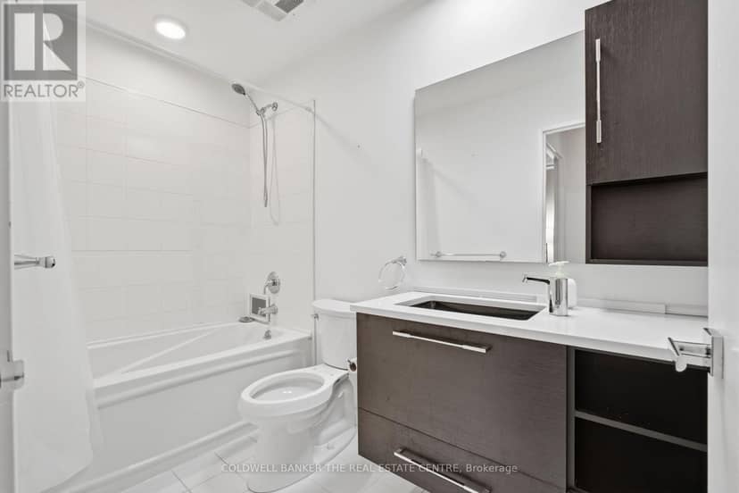 501 - 36 Charlotte Street — photo 14 of 24