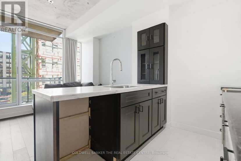 501 - 36 Charlotte Street — photo 7 of 24