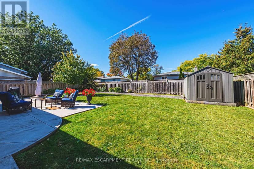 2231 Urwin Crescent — photo 30 of 40