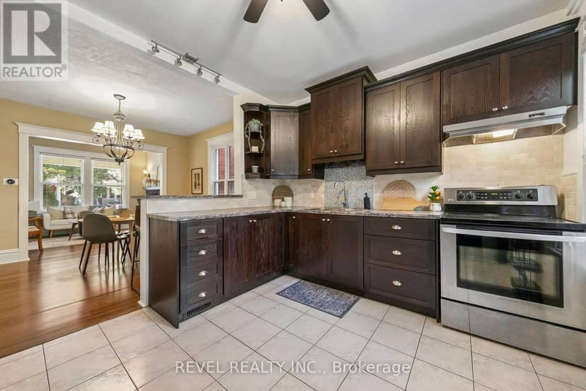 36 Holton Avenue N — photo 19 of 40