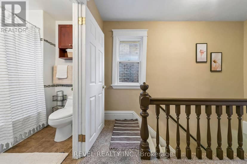 36 Holton Avenue N — photo 23 of 40