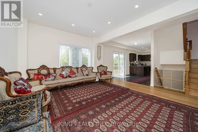 7 Todd Crescent — photo 16 of 40