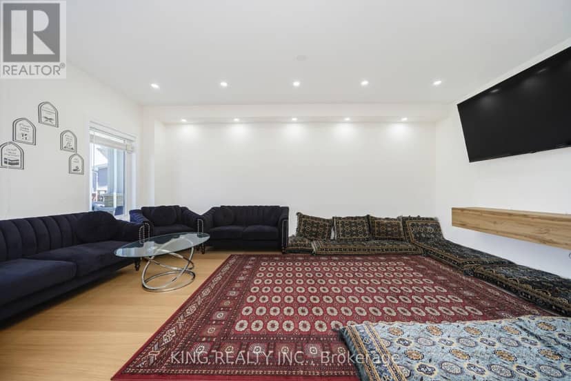 7 Todd Crescent — photo 8 of 40