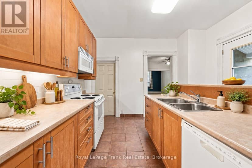 492 Hopkins Avenue — photo 19 of 40